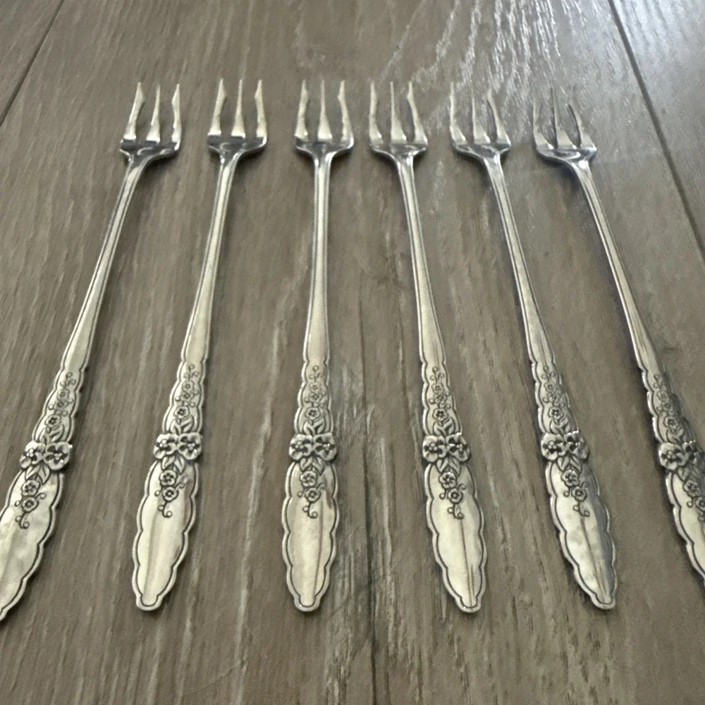 Oneida Community FLORAL GLEN Stainless Glossy Silverware Seafood Forks Set of 6‎